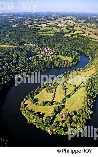 LA BOUCLE DU PIN, SUR LA CREUSE, VALLEE DES PEINTRES,  INDRE. (36F00340.jpg)