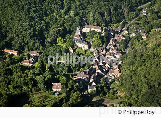 VILLAGE DE GARGILESSE DAMPIERRE, VALLEE DE LA CREUSE, INDRE. (36F00410.jpg)