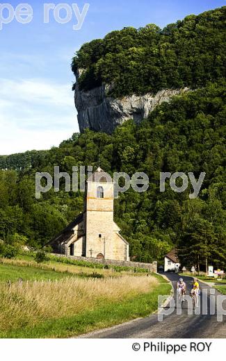 EGLISE ET RECULEE DE BAUME-LES-MESSIEURS, JURA, FRANCE (39F00709.jpg)