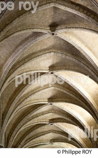 EGLISE DE L'ABBAYE DE BAUME-LES-MESSIEURS, JURA, FRANCE (39F00732.jpg)