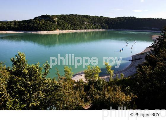 LAC DE BARRAGE DE VOUGLANS, JURA, FRANCE (39F02201.jpg)