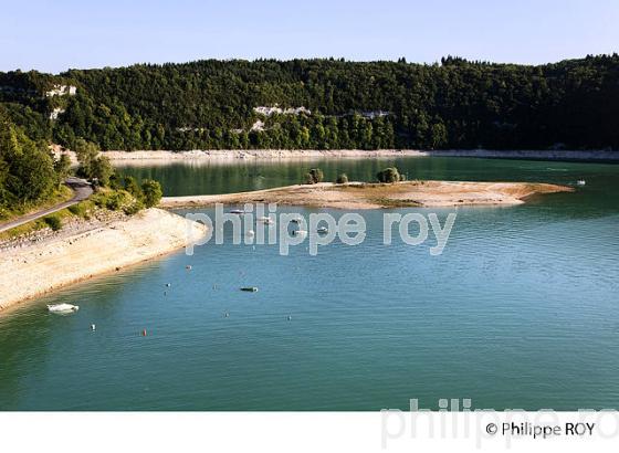 LAC DE BARRAGE DE VOUGLANS, JURA, FRANCE (39F02203.jpg)