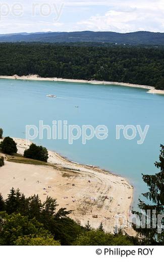 LAC DE BARRAGE DE VOUGLANS, JURA, FRANCE (39F02210.jpg)