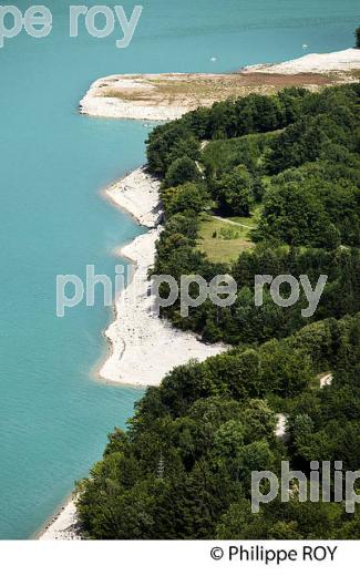 LAC DE BARRAGE DE VOUGLANS, JURA, FRANCE (39F02211.jpg)