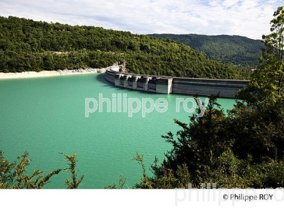 LAC DE BARRAGE DE VOUGLANS, JURA, FRANCE (39F02226.jpg)