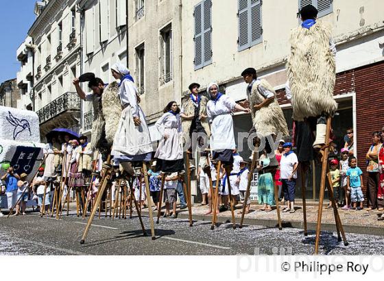 FETES DE LA MDELEINE, MONT DE MARSAN, LANDES, AQUITAINE. (40F01607.jpg)