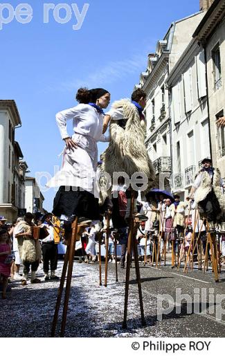 FETES DE LA MDELEINE, MONT DE MARSAN, LANDES, AQUITAINE. (40F01610.jpg)