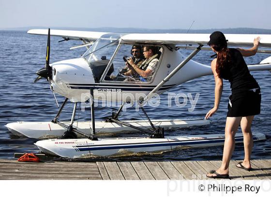 VOL EN HYDRAVION , HYDRO ULM, LAC DE BISCARROSSE, COTE ATLANTIQUE, LANDES, AQUITAINE. (40F02303.jpg)