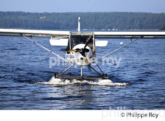 VOL EN HYDRAVION , HYDRO ULM, LAC DE BISCARROSSE, COTE ATLANTIQUE, LANDES, AQUITAINE. (40F02308.jpg)