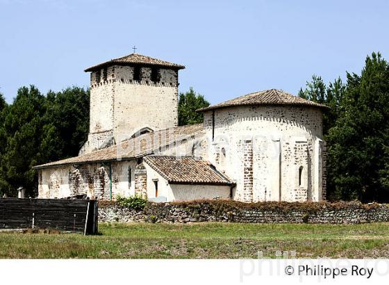 EGLISE DE SAINT PIERRE DE MONS, CHEMIN DE SAINT JACQUES, HAUTE LANDE, LANDES DE GASCOGNE, AQUITAINE. (40F02610.jpg)