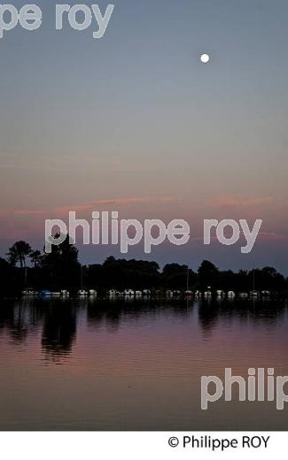 LAC DE SANGUINET , LANDES, COTE ATLANTIQUE,  AQUITAINE. (40F03103.jpg)