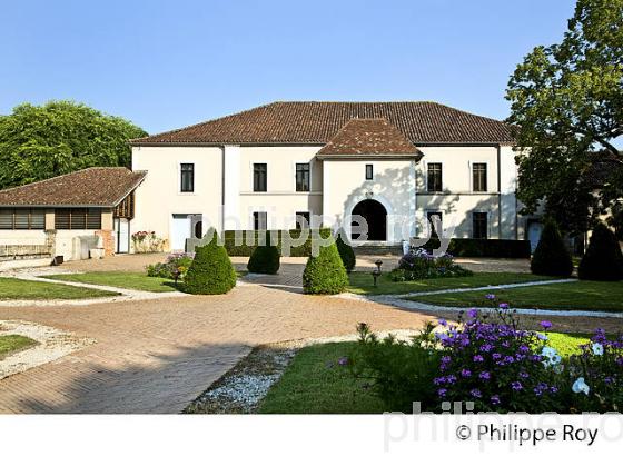 LES CHAIS DU  DOMAINE D' OGNOAS,   ARTHEZ D' ARMAGNAC, PAYS D' ARMAGNAC, LANDES. (40F03529.jpg)