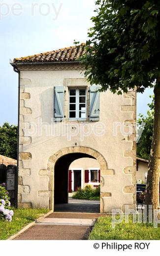 PORTE DU VILLAGE DE LOUER , CHALOSSE, LANDES. (40F04120.jpg)