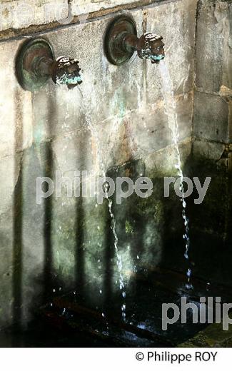 LA FONTAINE CHAUDE, SOURCE DE LA NEHE, THERMALISME, VILLE DE DAX, LANDES. (40F05210.jpg)