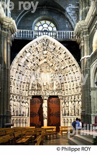 LE PORTAIL DES APOTRES DANS  LA CATHEDRALE NOTRE DAME, VILLE DE DAX, LANDES. (40F05238.jpg)