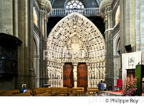 LE PORTAIL DES APOTRES DANS  LA CATHEDRALE NOTRE DAME, VILLE DE DAX, LANDES. (40F05239.jpg)