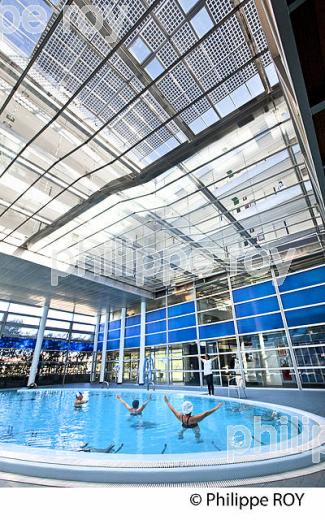 PISCINE THERMALE, HOTEL LES THERMES, JEAN NOUVEL ARCHITECTE, VILLE DE DAX, LANDES. (40F05703.jpg)
