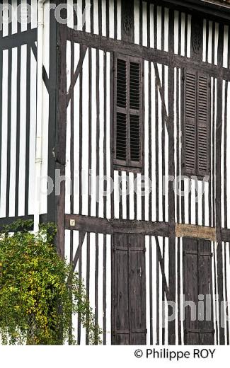 MAISON A COLOMBAGE, VILLAGE LANDAIS DE LEVIGNACQ, PAYS DE BORN, LANDES. (40F06227.jpg)