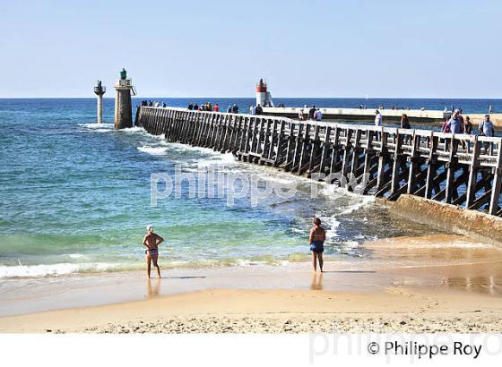 LA PLAGE CENTRALE, L' ESTACADE,   PORT  DE CAPBRETON, COTE D' ARGENT, LANDES. (40F07225.jpg)