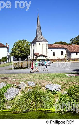 VILLAGE DE LEVIGNACQ,  PAYS DE BORN, COTE ATLANTIQUE,  LANDES. (40F09105.jpg)