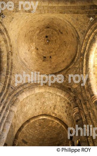 EGLISE,  VILLAGE D' AUTOIRE, HAUTE VALLEE DE LA DORDOGNE, CAUSSE DU HAUT QUERCY, LOT. (46F00417.jpg)