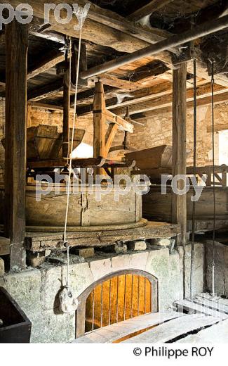 LE MOULIN FORTIFIE DE COUGNAGUET, VALLON  DE L' OUYSSE, PAYRAC, CAUSSE DU HAUT QUERCY, LOT. (46F00639.jpg)