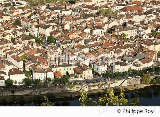 VUE GENERALE SUR LA VILLE DE CAHORS ET LE LOT, QUERCY. (46F00722.jpg)