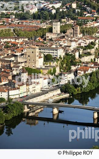 VUE GENERALE SUR LA VILLE DE CAHORS ET LE LOT, QUERCY. (46F00723.jpg)