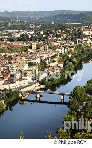 VUE GENERALE SUR LA VILLE DE CAHORS ET LE LOT, QUERCY. (46F00724.jpg)