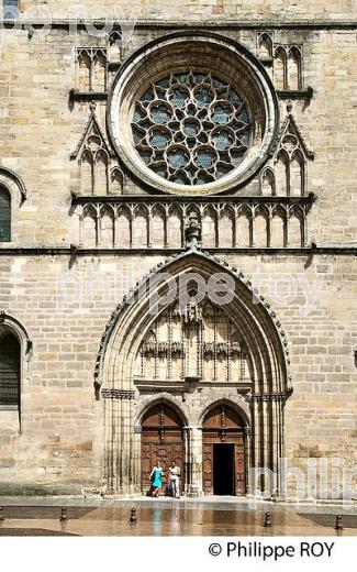CATHEDRALE SAINT ETIENNE,  VIEILLE VILLE DE CAHORS VALLEE DU LOT, QUERCY, LOT. (46F00736.jpg)