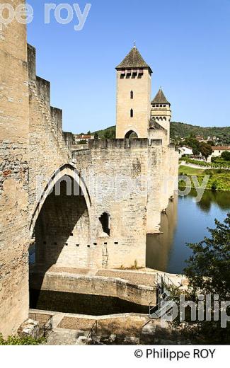 PONT VALENTRE,  VIEILLE VILLE DE CAHORS VALLEE DU LOT, QUERCY, LOT. (46F01005.jpg)