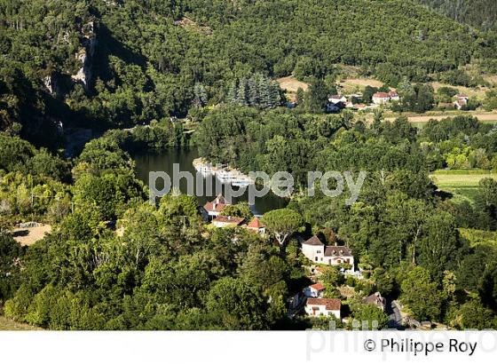 VILLAGE PERCHE ET  FORTIFIE DE SAINT-CIRQ-LAPOPIE, VALLEE DU LOT, QUERCY. (46F01217.jpg)