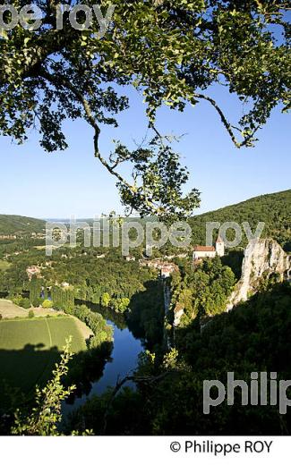VILLAGE PERCHE ET  FORTIFIE DE SAINT-CIRQ-LAPOPIE, VALLEE DU LOT, QUERCY. (46F01222.jpg)