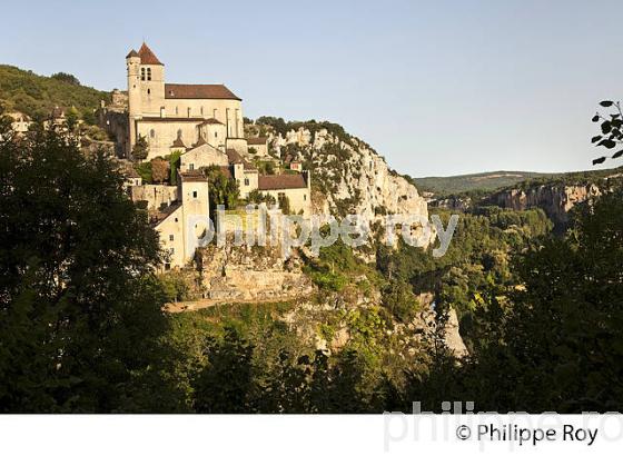 VILLAGE PERCHE ET  FORTIFIE DE SAINT-CIRQ-LAPOPIE, VALLEE DU LOT, QUERCY. (46F01230.jpg)