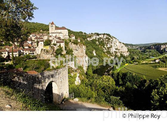VILLAGE PERCHE ET  FORTIFIE DE SAINT-CIRQ-LAPOPIE, VALLEE DU LOT, QUERCY. (46F01234.jpg)
