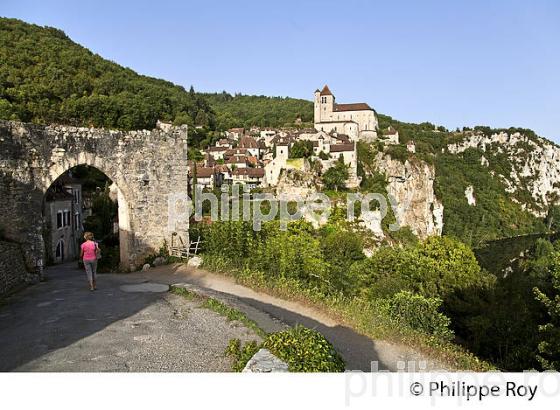 VILLAGE PERCHE ET  FORTIFIE DE SAINT-CIRQ-LAPOPIE, VALLEE DU LOT, QUERCY. (46F01235.jpg)