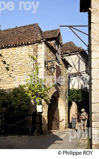 VILLAGE PERCHE ET  FORTIFIE DE SAINT-CIRQ-LAPOPIE, VALLEE DU LOT, QUERCY. (46F01308.jpg)