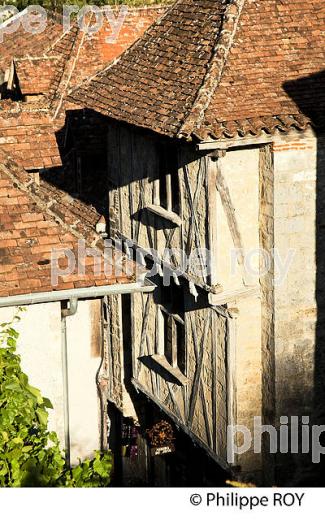 VILLAGE PERCHE ET  FORTIFIE DE SAINT-CIRQ-LAPOPIE, VALLEE DU LOT, QUERCY. (46F01314.jpg)