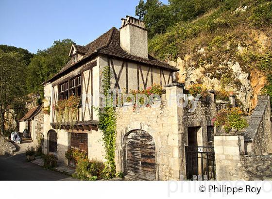 VILLAGE PERCHE ET  FORTIFIE DE SAINT-CIRQ-LAPOPIE, VALLEE DU LOT, QUERCY. (46F01323.jpg)