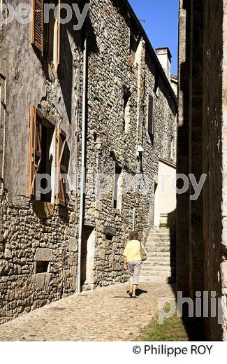 VILLAGE DE MARCILHAC SUR CELE , VALLEE DU CELE, QUERCY, LOT. (46F01429.jpg)