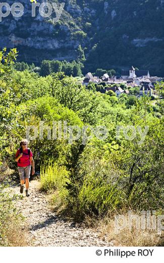 RANDONNEE SUR LE CAUSSE, VALLEE DU CELE ,  VILLAGE DE MARCILHAC SUR CELE ,  QUERCY, LOT. (46F01509.jpg)