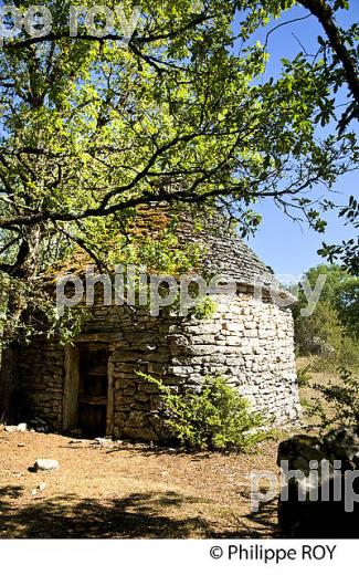 CASELLE  SUR LE CAUSSE, VALLEE DU CELE ,  VILLAGE DE MARCILHAC SUR CELE ,  QUERCY, LOT. (46F01511.jpg)