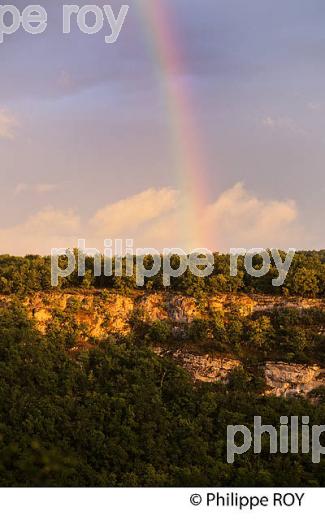 CIEL D' ORAGE, VILLAGE  LHOSPITALET, CAUSSE DE GRAMAT HAUT QUERCY, LOT. (46F01729.jpg)