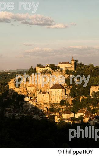 LE VILLAGE PERCHE  DE ROCAMADOUR, CAUSSE DE GRAMAT,  HAUT QUERCY, LOT. (46F01739.jpg)