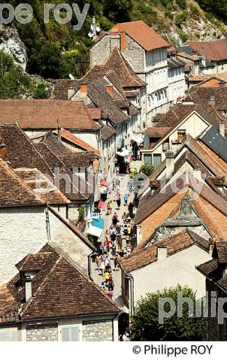 LE VILLAGE PERCHE  DE ROCAMADOUR, CAUSSE DE GRAMAT,  HAUT QUERCY, LOT. (46F01836.jpg)