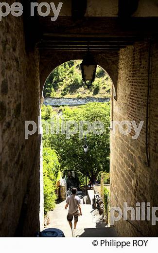 LE VILLAGE PERCHE  DE ROCAMADOUR, CAUSSE DE GRAMAT,  HAUT QUERCY, LOT. (46F01906.jpg)