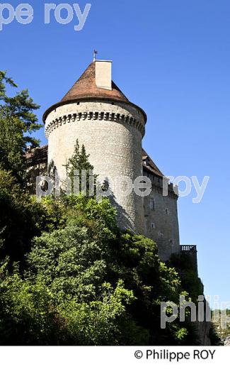 CHATEAU FORT  DE GONTAUT BIRON,  VILLAGE DE CABRERETS, VALLEE DU CELE, QUERCY, LOT. (46F02410.jpg)