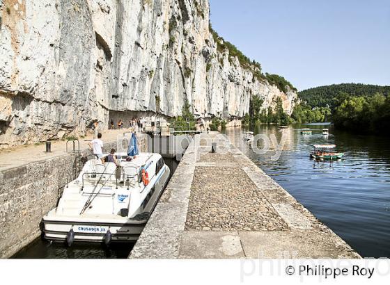 ECLUSE, CHEMIN DE HALAGE   ET FALAISE, TOURISME FLUVIAL ,  COMMUNE  DE BOUZIES, VALLEE DU LOT, QUERCY, LOT. (46F02608.jpg)