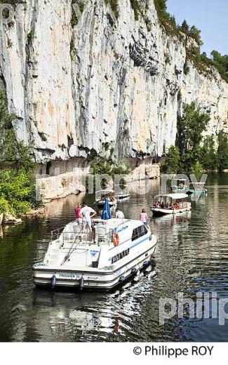 CHEMIN DE HALAGE   ET FALAISE, TOURISME FLUVIAL ,  COMMUNE  DE BOUZIES, VALLEE DU LOT, QUERCY, LOT. (46F02617.jpg)