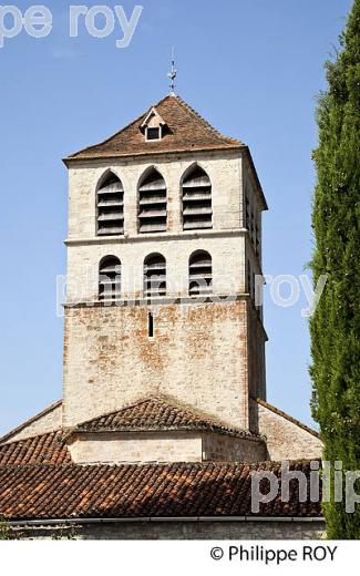 EGLISE ROMANE, DU VILLAGE DE CAILLAC, VALLEE DU LOT, QUERCY, LOT. (46F02636.jpg)